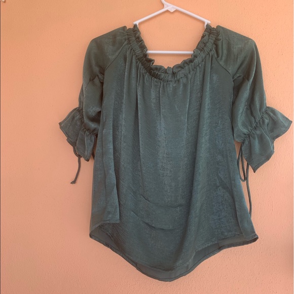 Sadie & Love medium top like new green - Picture 4 of 8